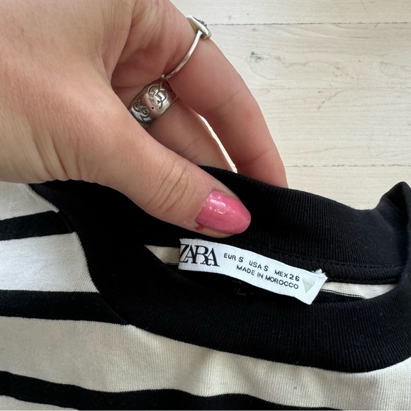 Oversized Striped Tee - Picture 7 of 8